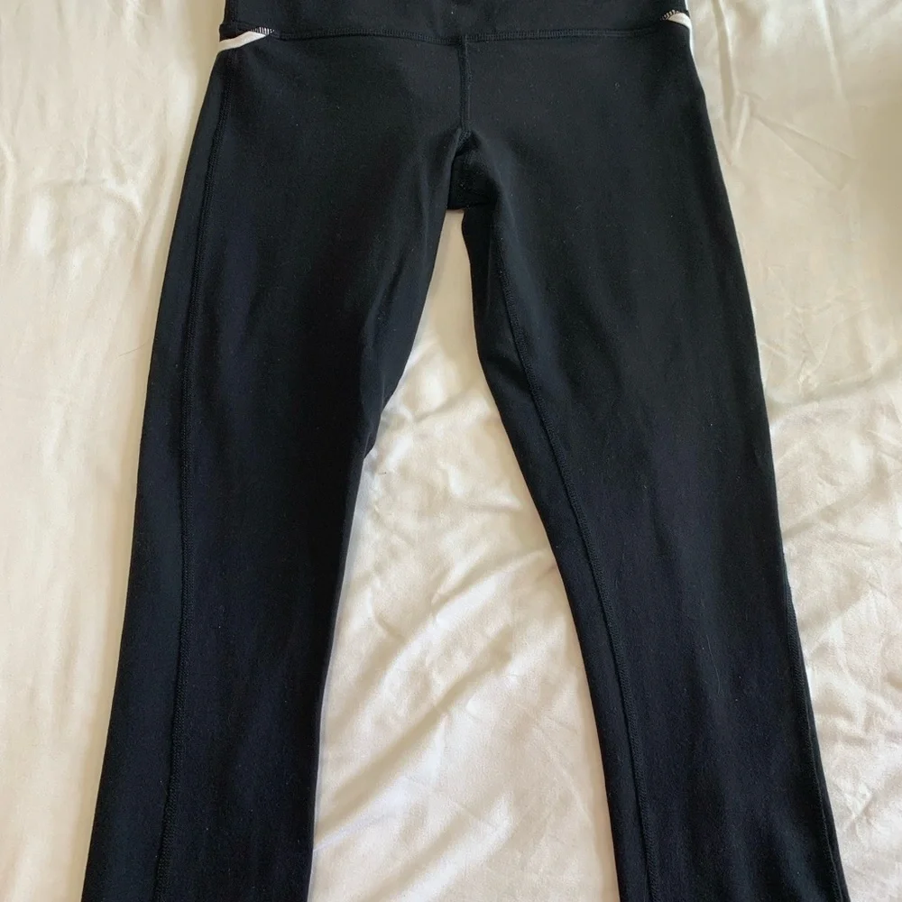 lululemon Black Leggings with White Trim - Picture 16 of 16